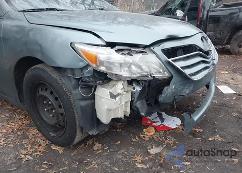 2011 Toyota Camry Le z USA, uszkodzony, nr VIN 4T1BF3EK0BU656743